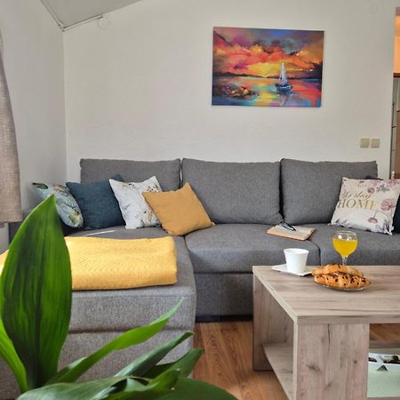 Apartman Lucija Lägenhet Pridraga Exteriör bild