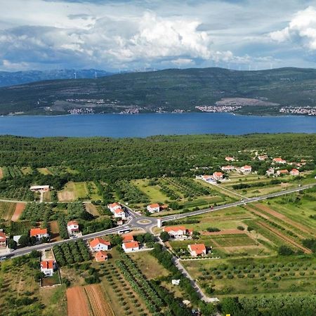 Apartman Lucija Lägenhet Pridraga Exteriör bild