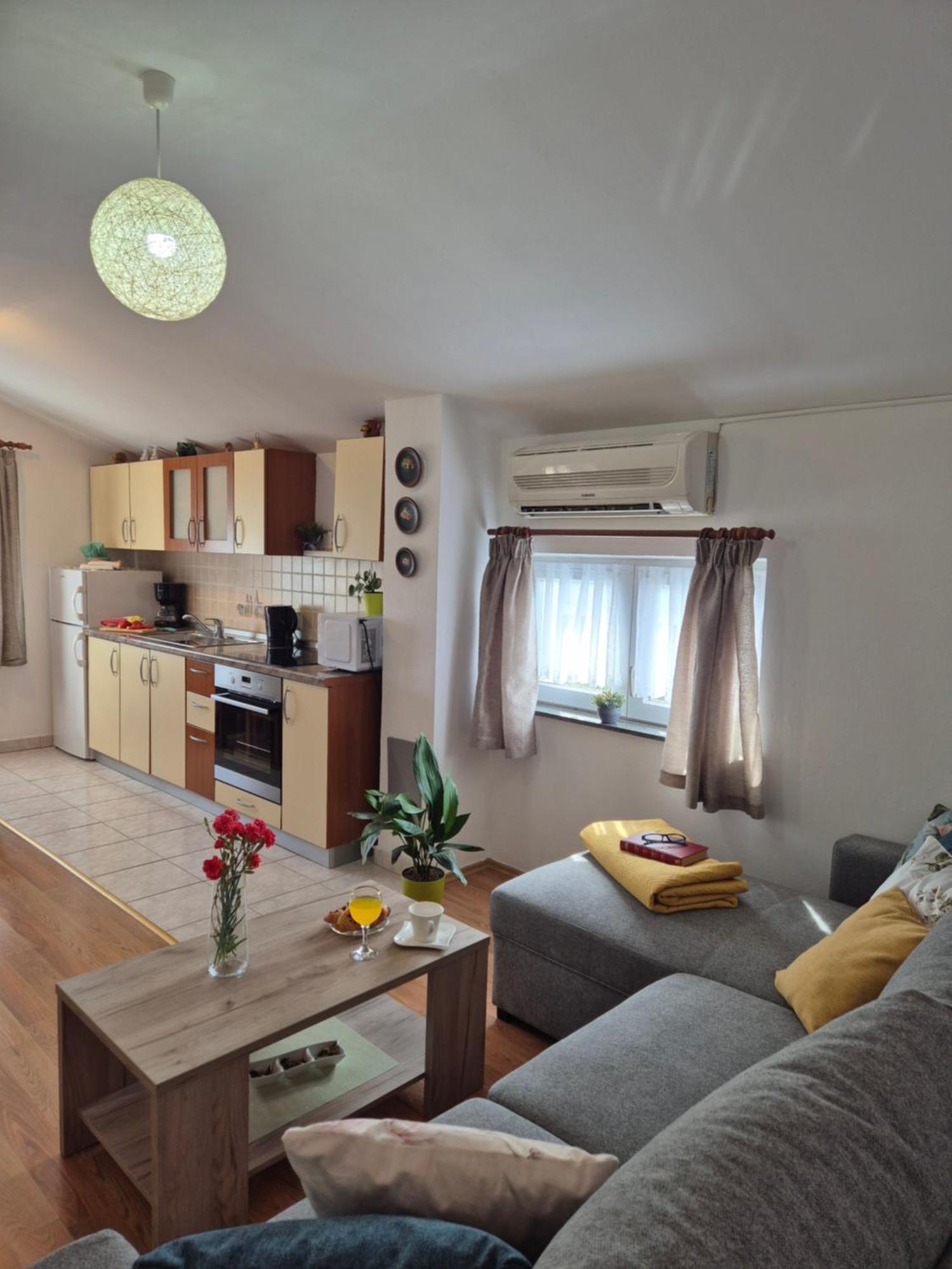 Apartman Lucija Lägenhet Pridraga Exteriör bild