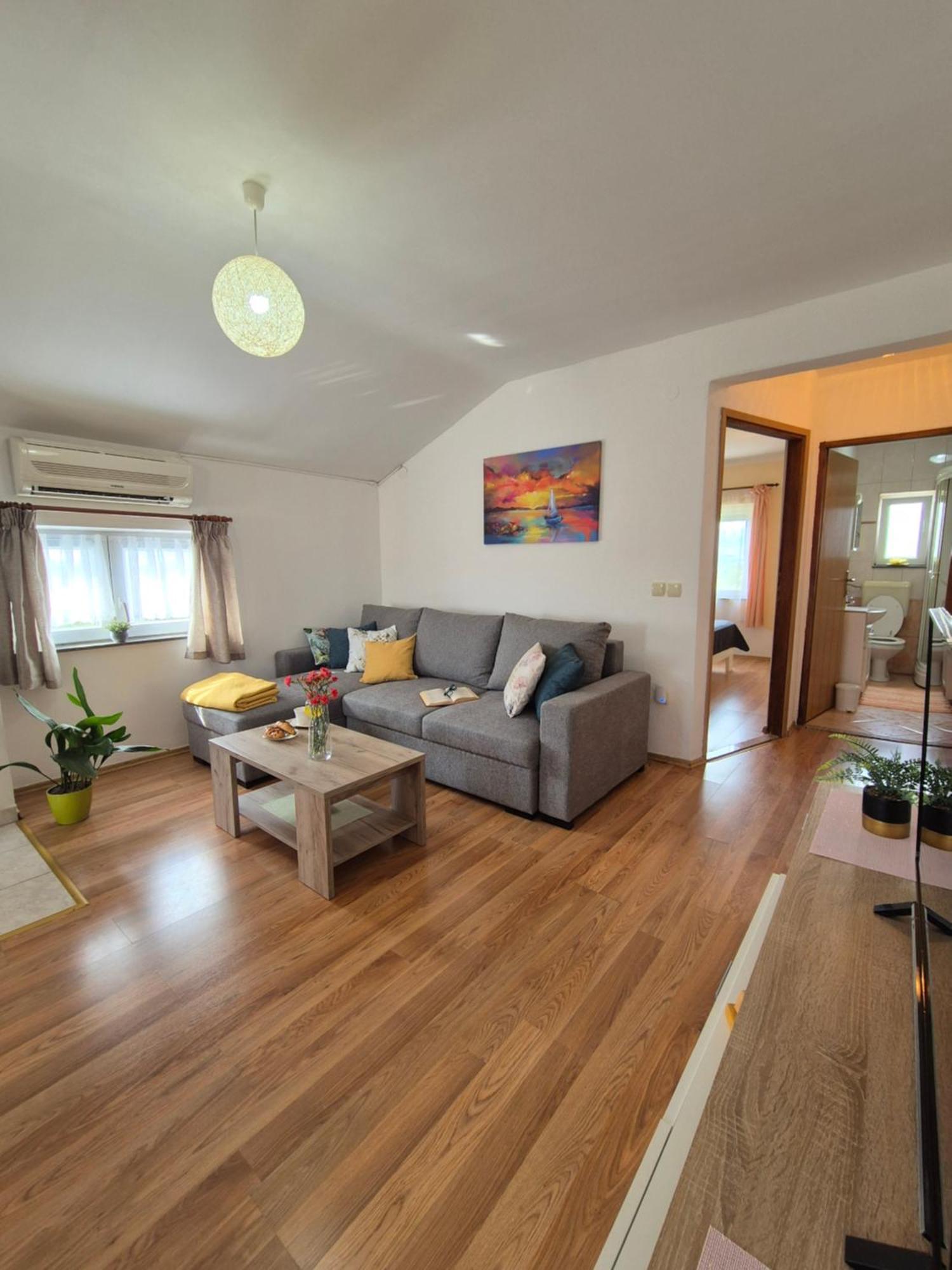 Apartman Lucija Lägenhet Pridraga Exteriör bild