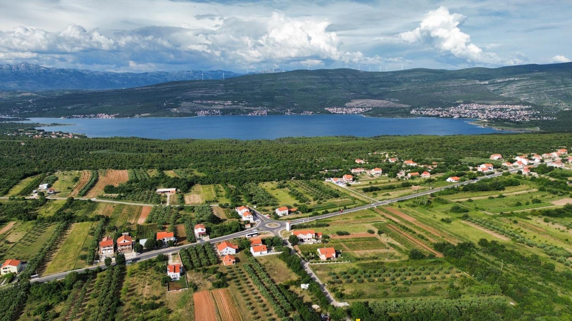 Apartman Lucija Lägenhet Pridraga Exteriör bild