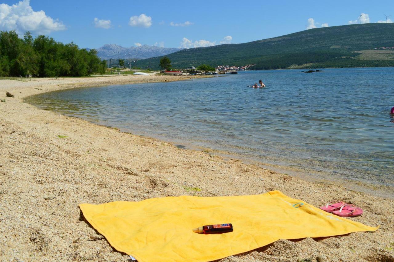 Apartman Lucija Lägenhet Pridraga Exteriör bild